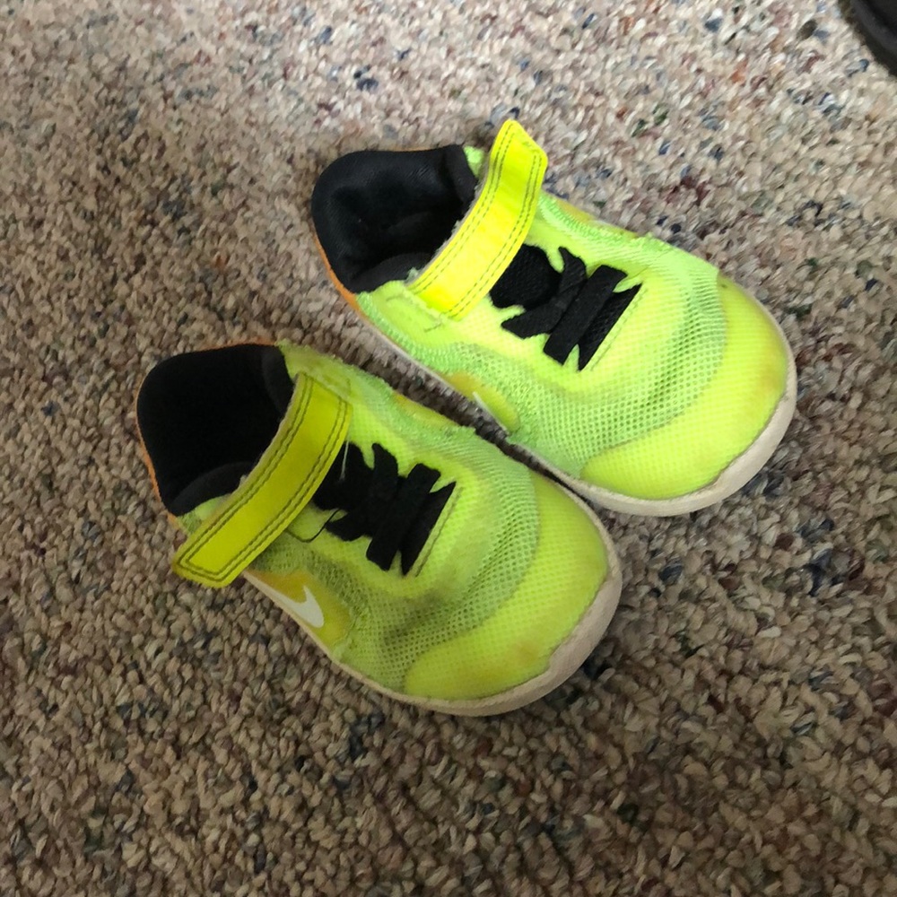 kids nike shoes